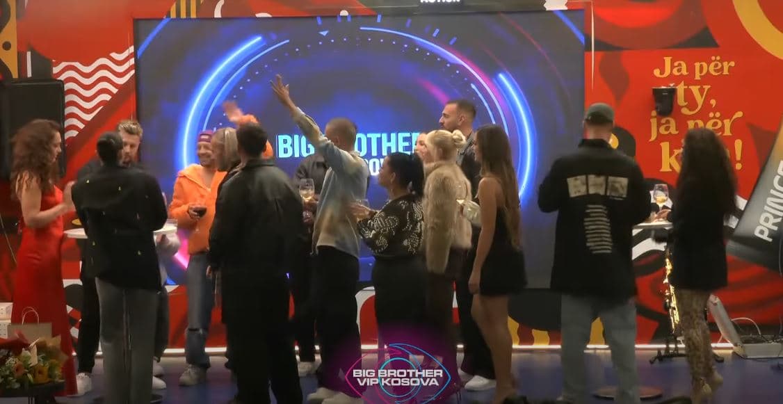 Në mënyrë të veçantë, banorët ia urojnë ditëlindjen Drenushës (VIDEO)