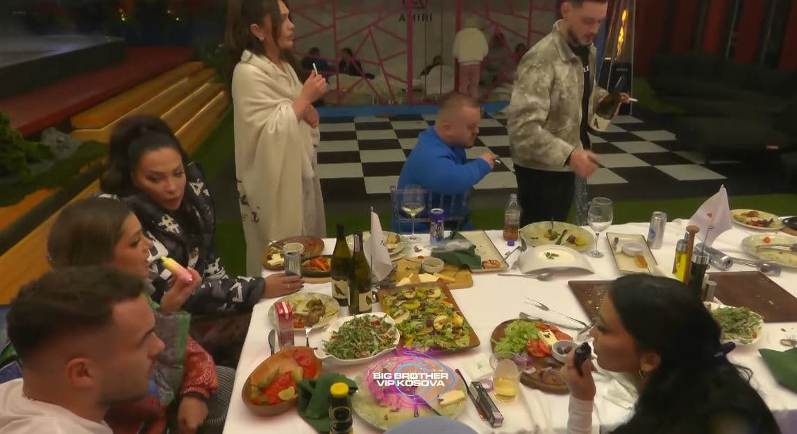 Lela e dëshpëruar me Kevinin: Gjërat duhet të mi thuash në sy (VIDEO)
