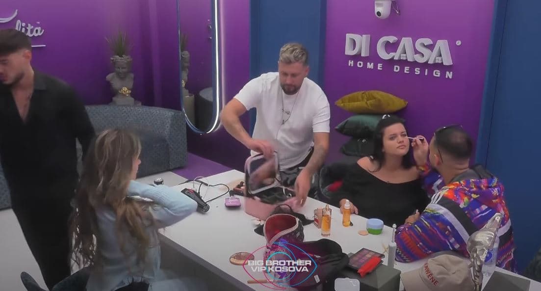 Lela dhe Gresa, sfidojnë Kevinin, Mevlanin dhe Leon në grim (VIDEO)