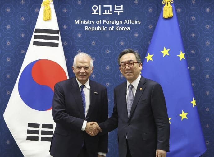 Koreja e Jugut dhe BE-ja dënojnë dërgimin e trupave të Koresë së Veriut krah Rusisë