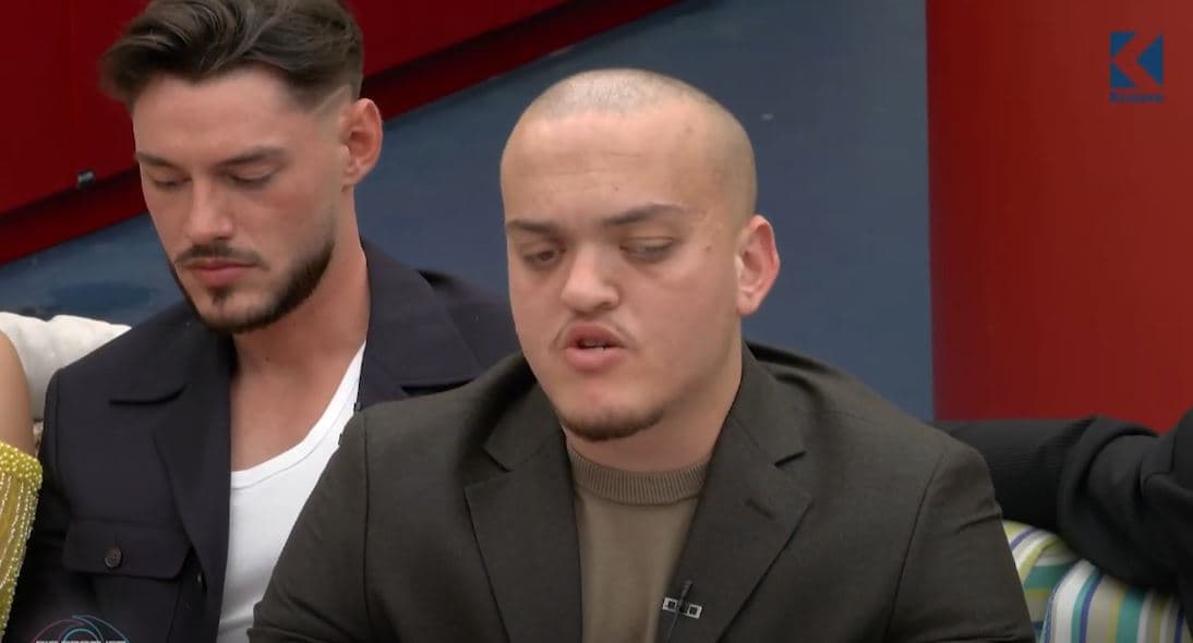 "Sa është hekri i nxehtë duhet me rreh", mesazhi i Burimit për situatën që i vendosi vajzat në siklet (VIDEO)