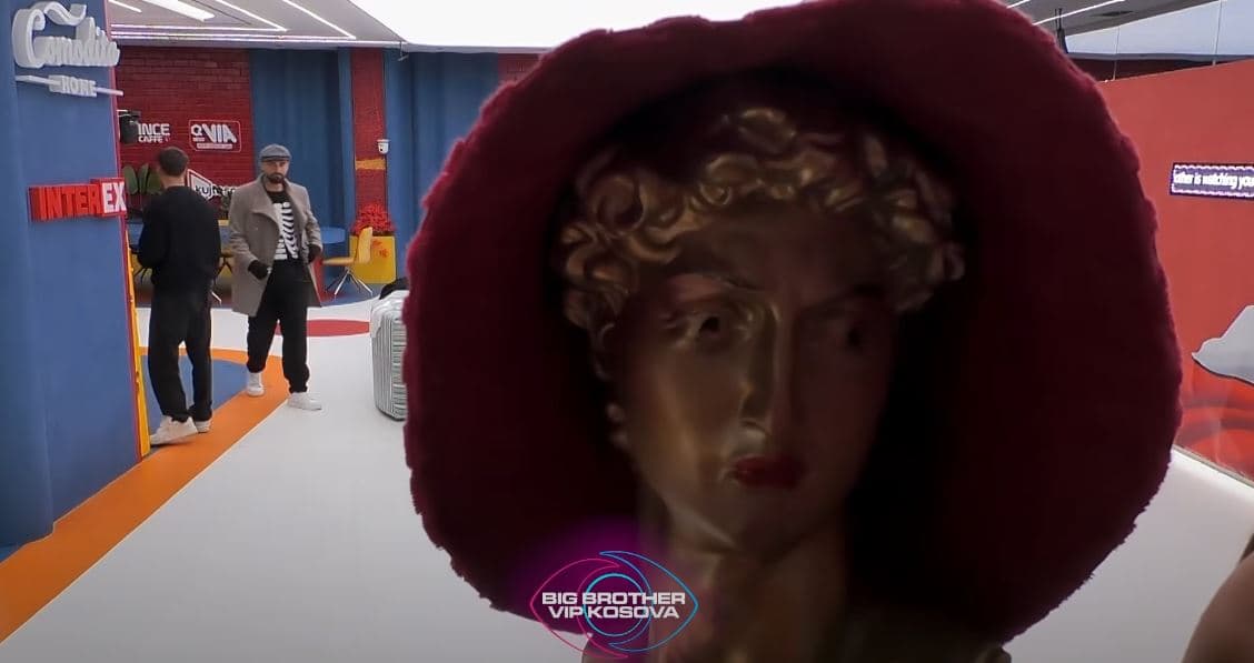 Ana dhe Lela prezantojnë "banoren" më të re të BBVK3 (VIDEO)