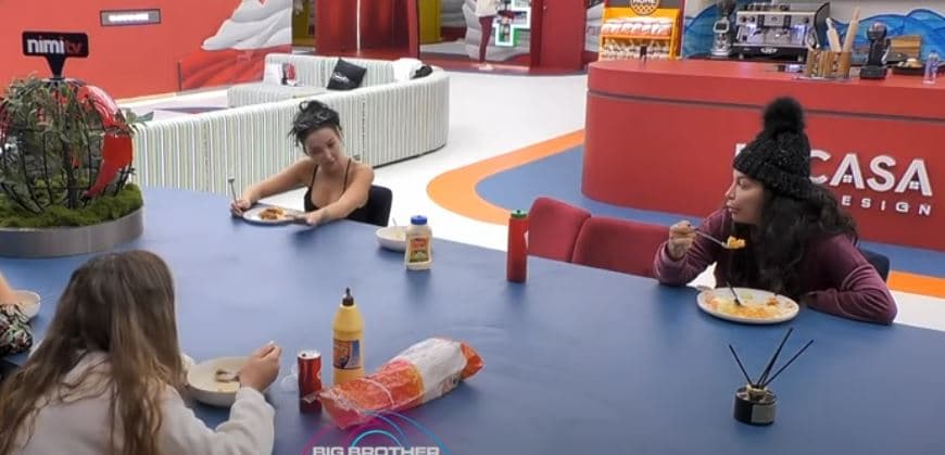 Xheneta akuzon Rovenën për fshehjen e gjësendeve të saj (VIDEO)