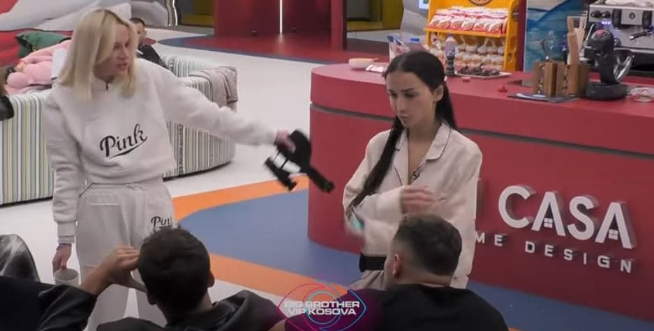 Situatë e nxehtë brenda shtëpisë - Sara përballet me Edin dhe Drilonin (VIDEO)