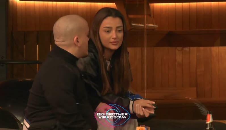 Ana, Burimit: Sonte më ke mërzitur shumë (VIDEO)
