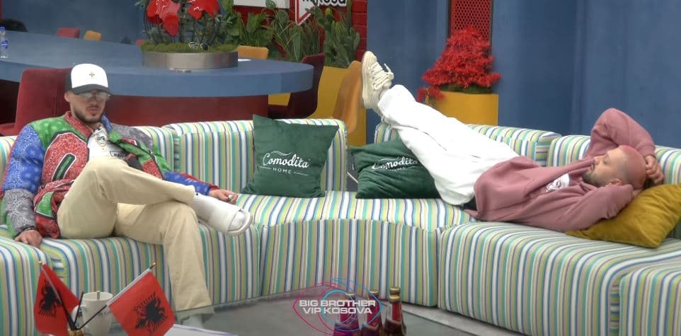 "Me ma bo Lela kështu, isha nda me të", Leo flet me Gjestin për Xhenetën! (VIDEO)