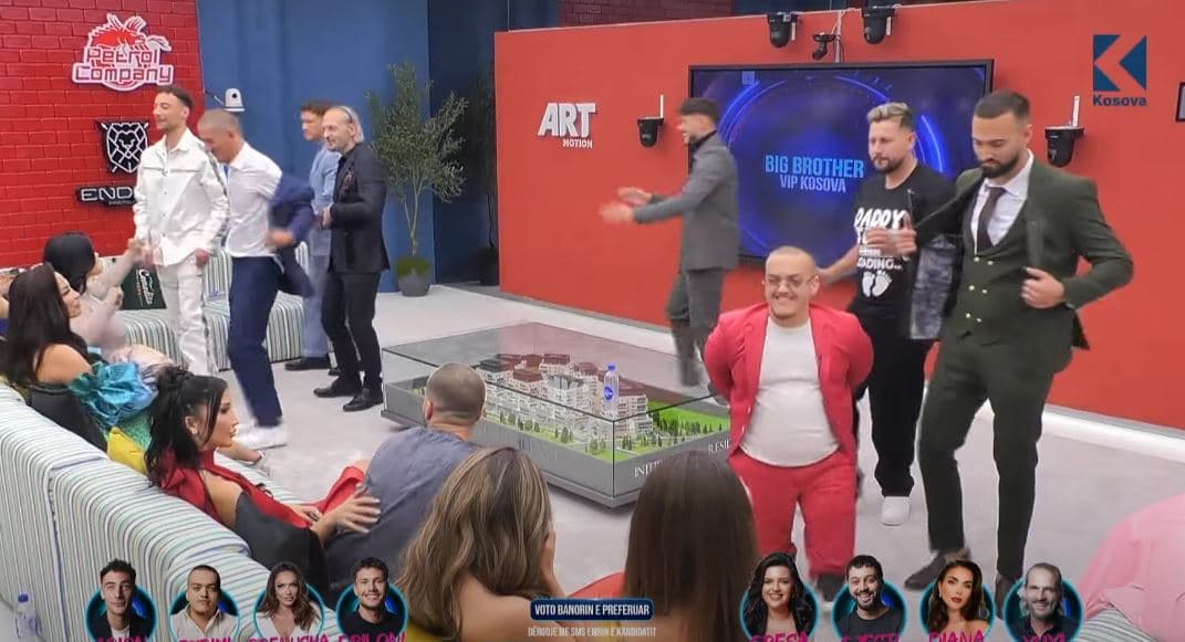 Me performancë të jashtëzakonshme, djemtë e fitojnë 100% të buxhetit (VIDEO)