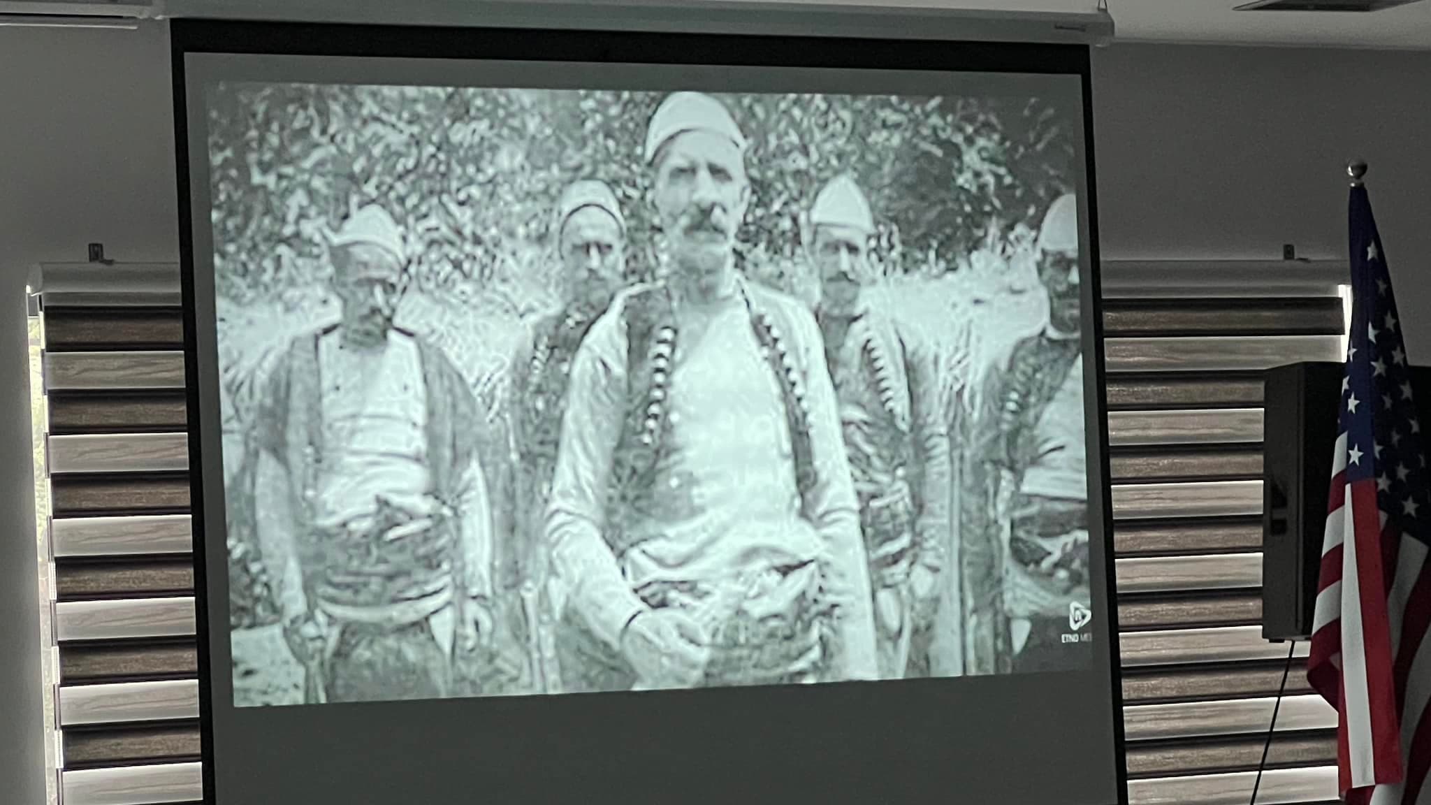 Dokumentari “Flamurtarët e Deçanit 1912” shpalos historinë dhe lavdinë e patriotëve kombëtarë