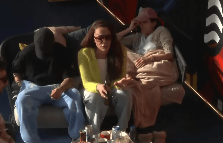 ''Je mundu me m'prek n'moral'', Drenusha kapet me Xuxin, Gresa i reagon ashpër e quan ''rrence'' (VIDEO)
