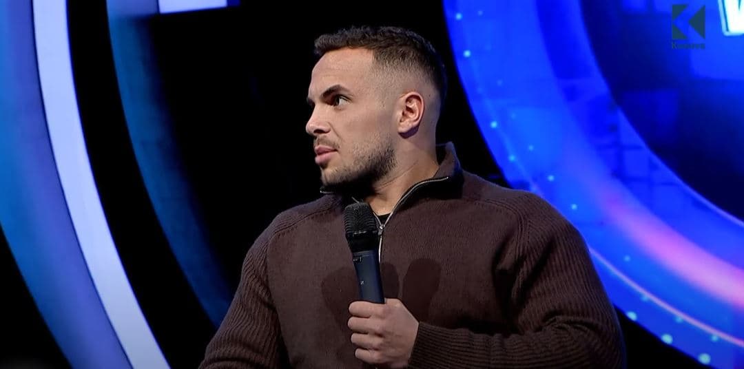 Edi vjen në studion e Prime, Dini e ngacmon: "A pate ka me hy?" – Ja si përgjigjet ai!