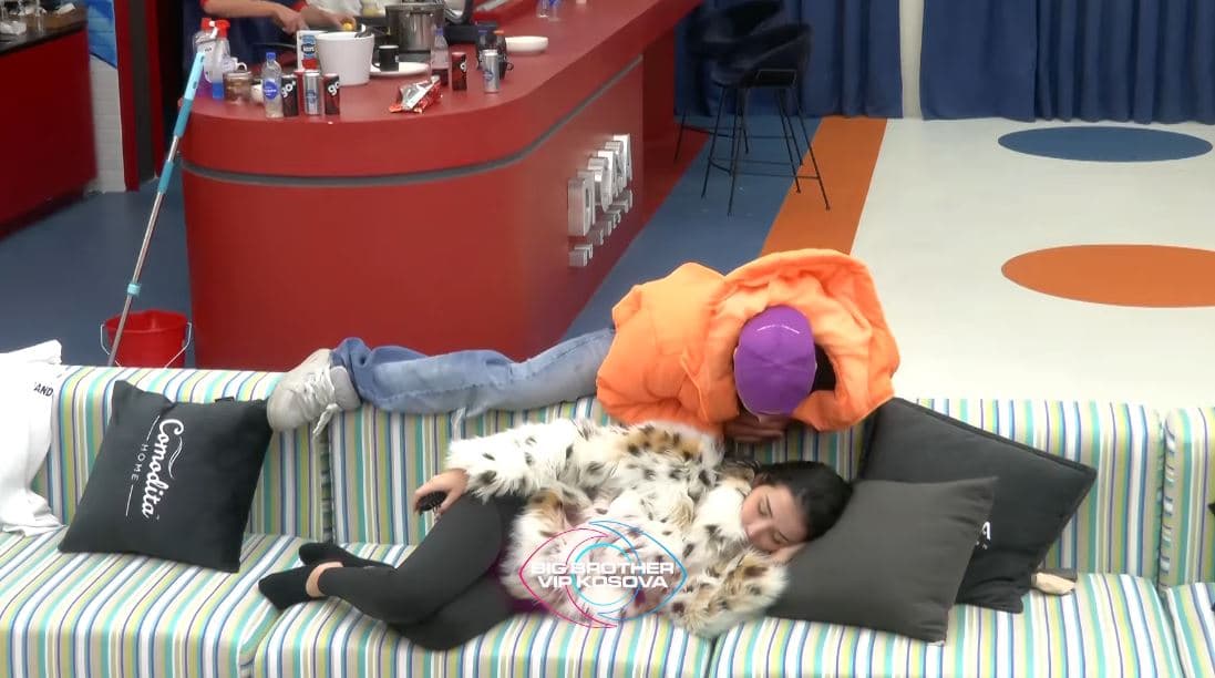 Gjesti merakoset për Xhenetën (VIDEO)