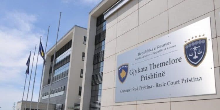 Ndalohet për 48 orë personi që kërcënoi gazetarin në Prishtinë