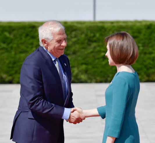 Borrell përgëzon Sandun për postin e ri si presidente e Moldavisë