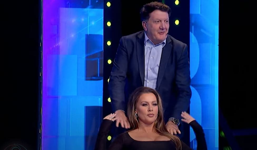 Milaimi i bën masazh Oltes në Prime dhe e puth në ballë (VIDEO)
