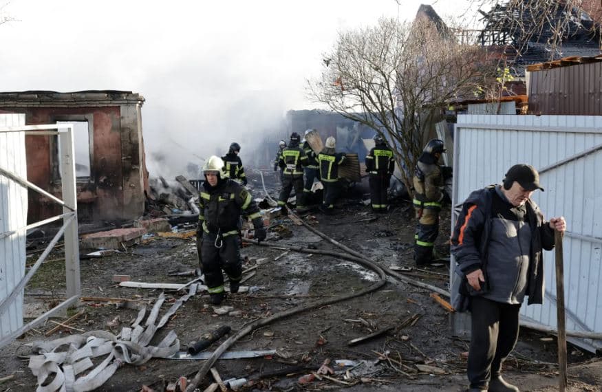 Rusia thotë se ka rrëzuar dhjetëra dronë që pretendon se u lëshuan mbi Moskë