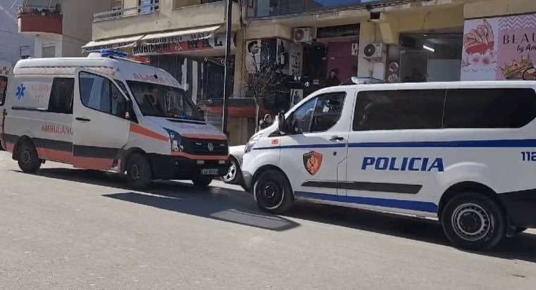 Gruaja bie nga kati i shtatë i një banese në Fier, dyshohet se po vendoste rroba në ballkon