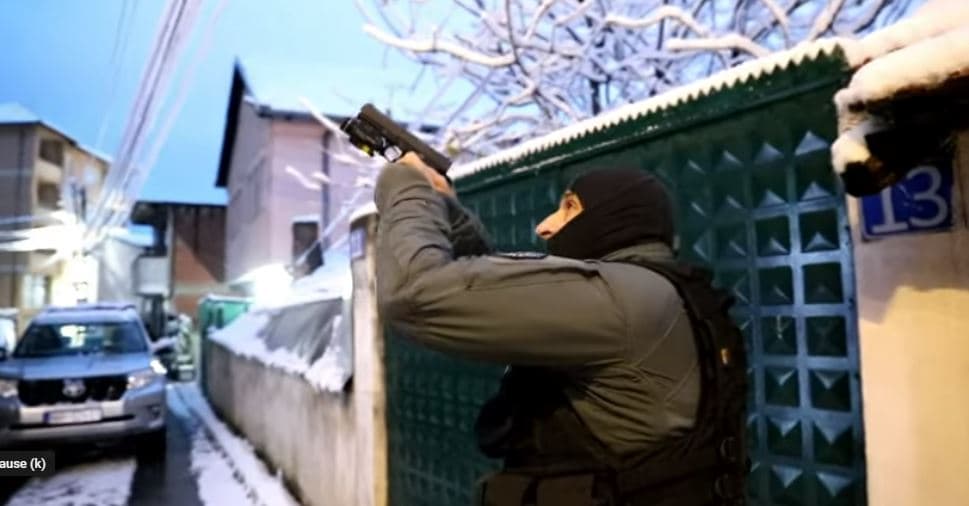 Operacioni "SIM", katër të arrestuar në Prishtinë e Mitrovicë (VIDEO)