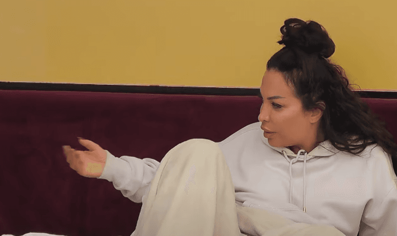 Rovena e ashpër me Xhenetën dhe Gjestin (VIDEO)