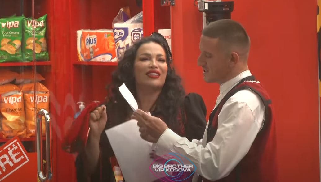 Vullneti dhe Rovena ngjallin emocione të forta teksa këndojnë “Fjalët e Qiririt” (VIDEO)