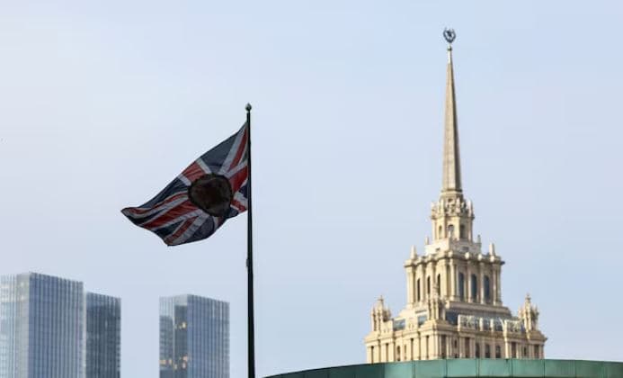 Rusia dëbon diplomatin britanik për spiunazh