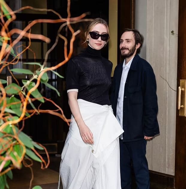 Saoirse Ronan tregon stilin e veçantë rrugëve të Nju Jorkut