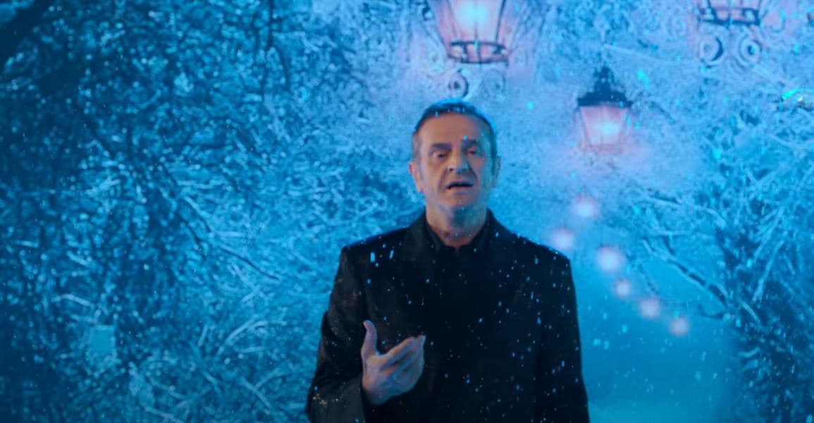 “Stacioni i Vetmisë”, thotë Sinan Vllasaliu në këngën e re (VIDEO)