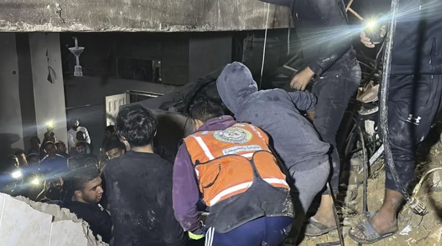 Sulmet ajrore izraelite godasin Gazën, raportohet për dhjetëra të vrarë