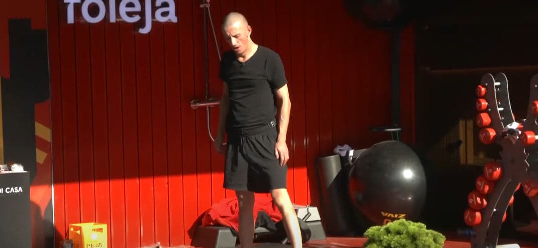 Vullneti e nis ditën me stërvitje (VIDEO)