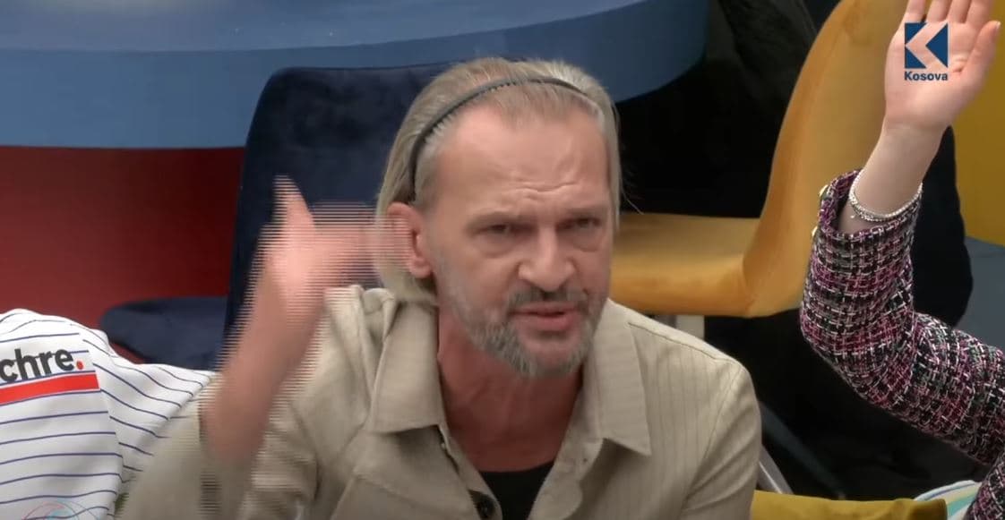 “Ti nuk je burrë”, Xuxi tregohet i ashpër me Edin (VIDEO)