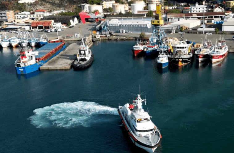 Anija italiane me tetë emigrantë niset drejt Shqipërisë, bart grupin e dytë të emigrantëve