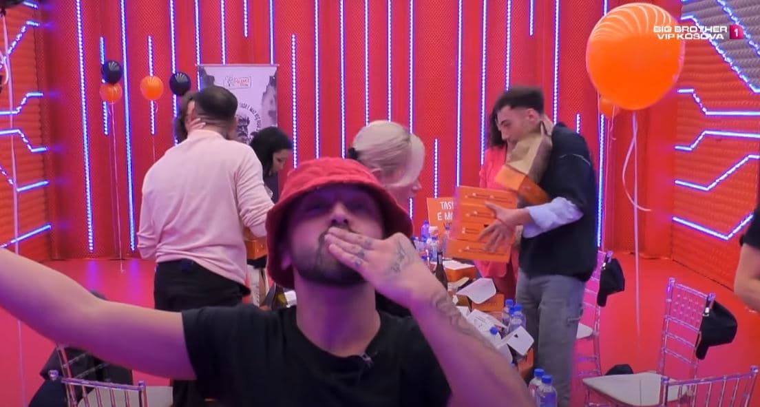 Përfundon darka e të nominuarve me duartrokitje nga banorët! (VIDEO)