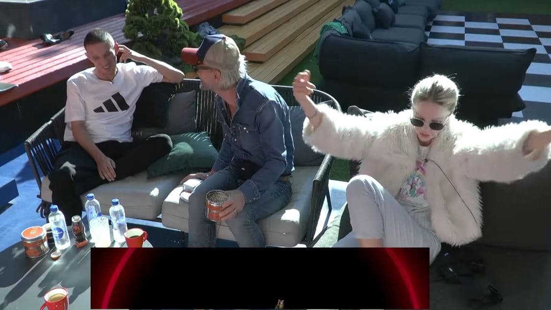 Banorët diskutojnë për festën e mbrëmshme  (VIDEO)
