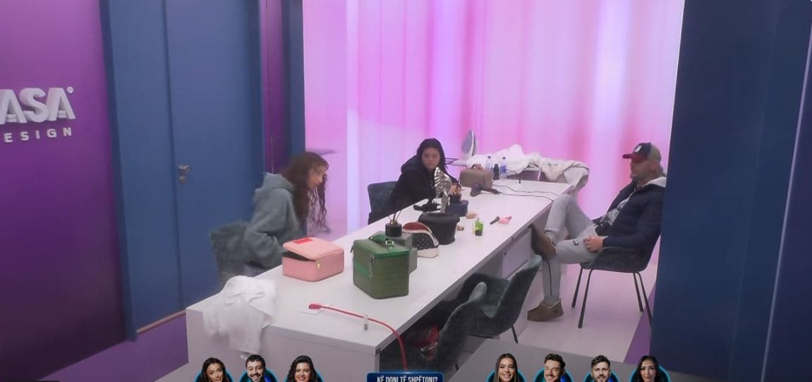 Ana spiunon banorët, i tregon Xuxit se çka po flasin për të (VIDEO)