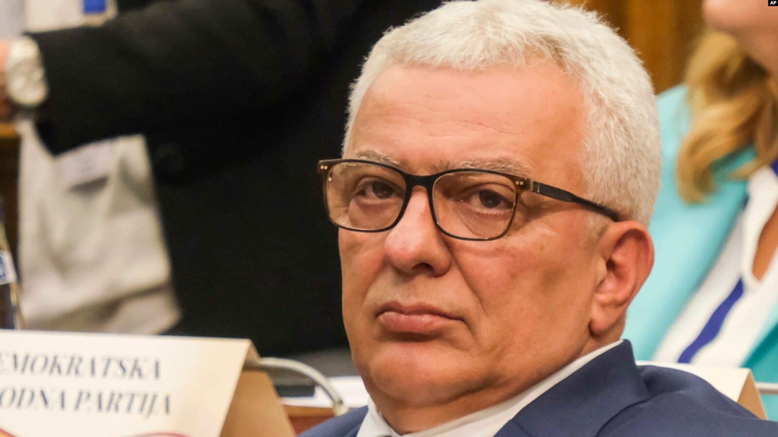 Kryeparlamentari malazez, manastirin e Deçanit e quan faltore serbe – i kërkon Kosovës t’i lirojë bashkëkombësit e tij