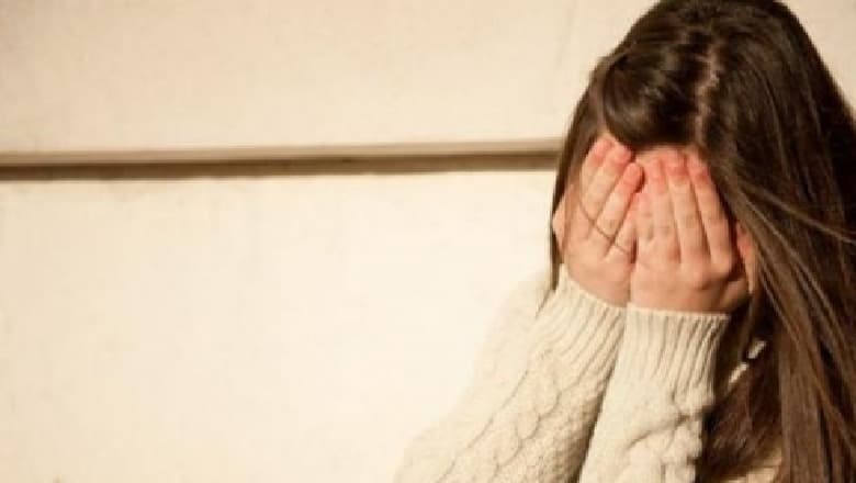 Abuzonte prej 4 vjetësh një të mitur, shpallet në kërkim 44-vjeçari
