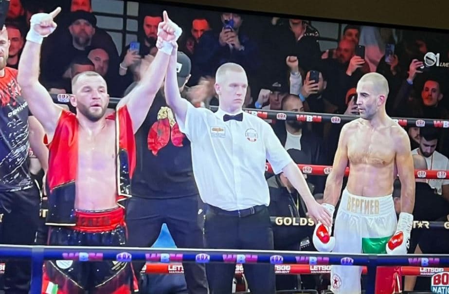 Boksieri shqiptar shtrin për toke kampionin bullgar, feston me flamurin kuq e zi