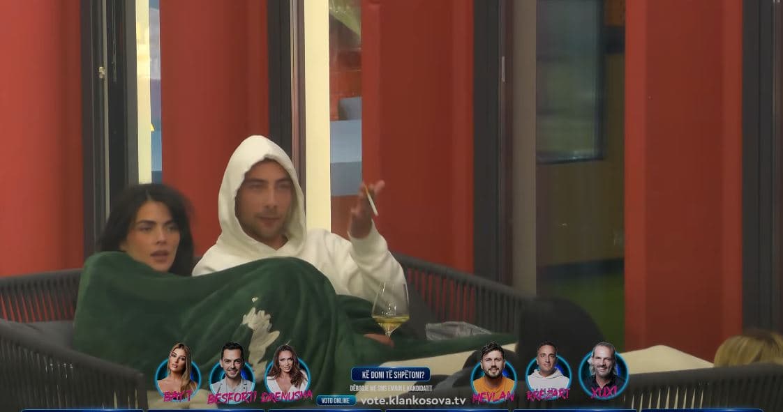 A janë puthur Diana dhe Arioni? (VIDEO)