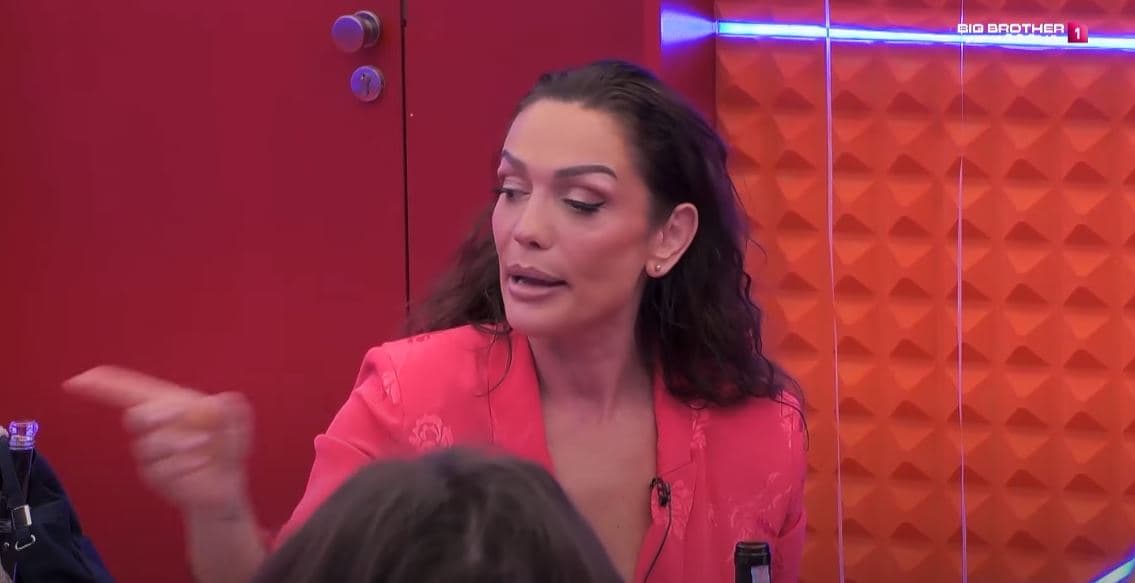 Drenusha i thotë Rovenës: 'Ti me pas mujt kishe bërë diçka me ish-in tim, por as ai nuk ta rrasi! (VIDEO)