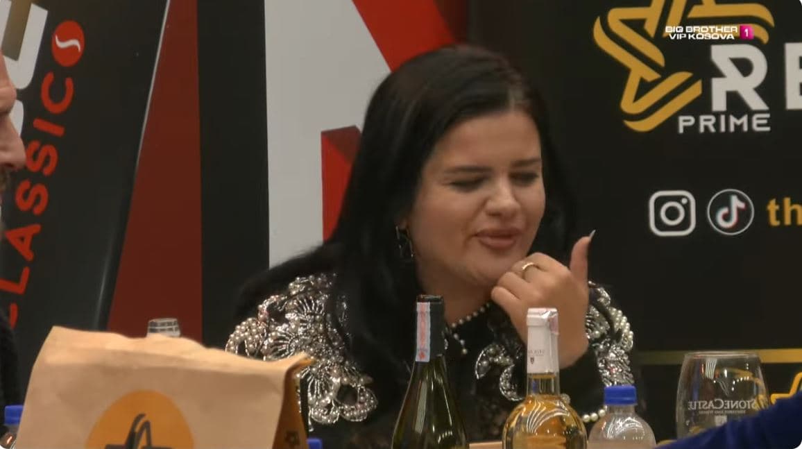 A do të hynte në një avanturë dashurie Gresa, po t'i rrezikohej loja? (VIDEO)