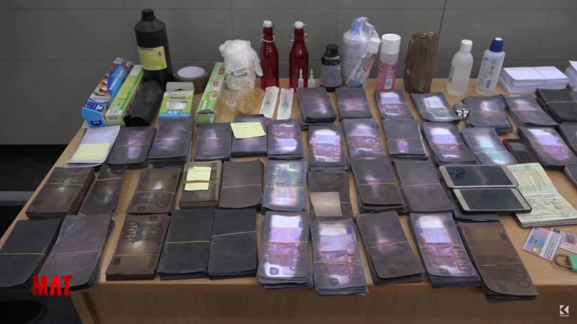 Trendi në rritje, sa mijë euro të falsifikuara i vërtetoi Agjencia e Forenzikës? (VIDEO)