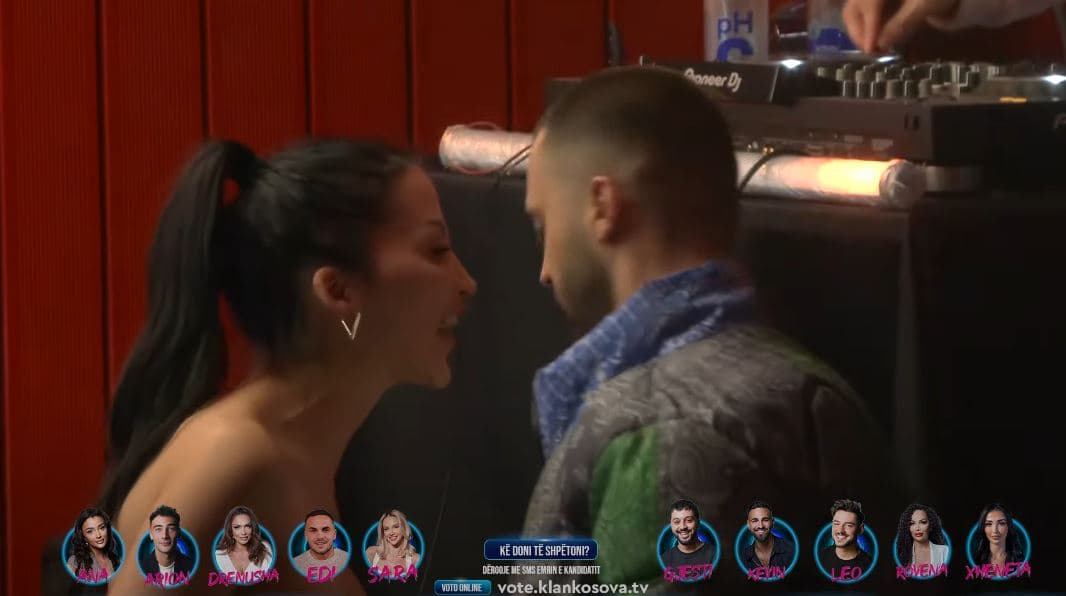 "E ke dashurinë fake", Xheneta dhe Gjesti përplasen gjatë festës (VIDEO)