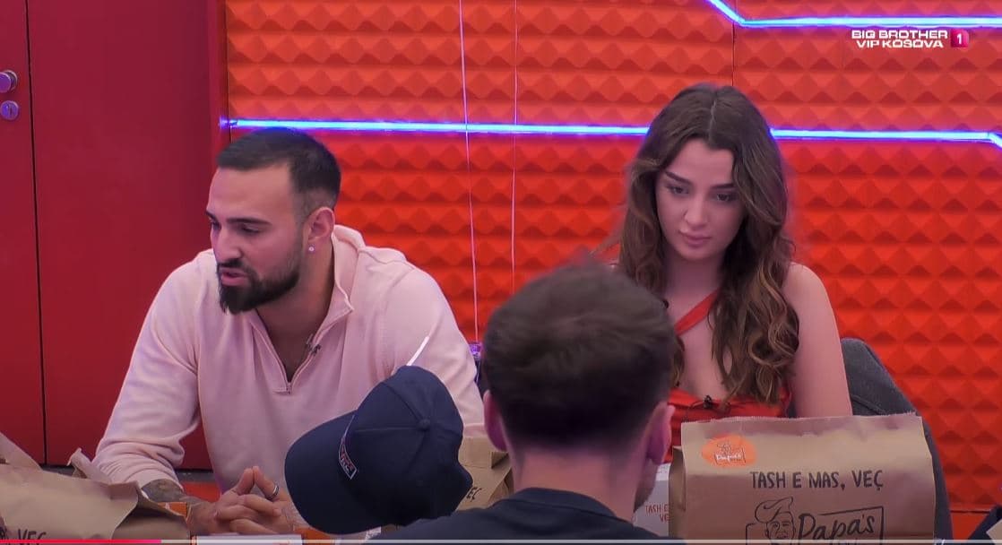 “A mendon se të ka puthur Ana për lojë?- Pyetja e publikut për Kevin, çka tha ai? (VIDEO)