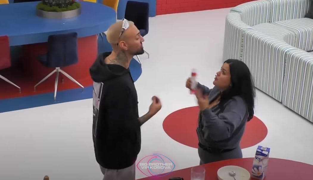 'Mos i ekzagjero gjërat'-Kevini dhe Gresa debatojnë për rastin e mbrëmshëm me Xuxin (VIDEO)