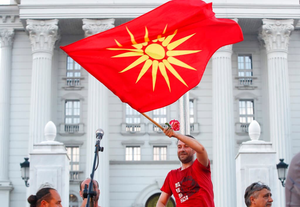 Reagime për djegien e flamurit maqedonas në Shkup, BDI thotë se u dogj edhe flamuri shqiptar