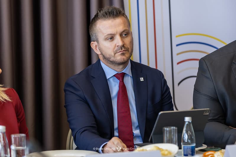 Dukaj: Shqiptarët nuk kanë thënë se Mali i Zi është Shqipëri, siç bënë ushtarët malazezë me "Kosova është Serbi"