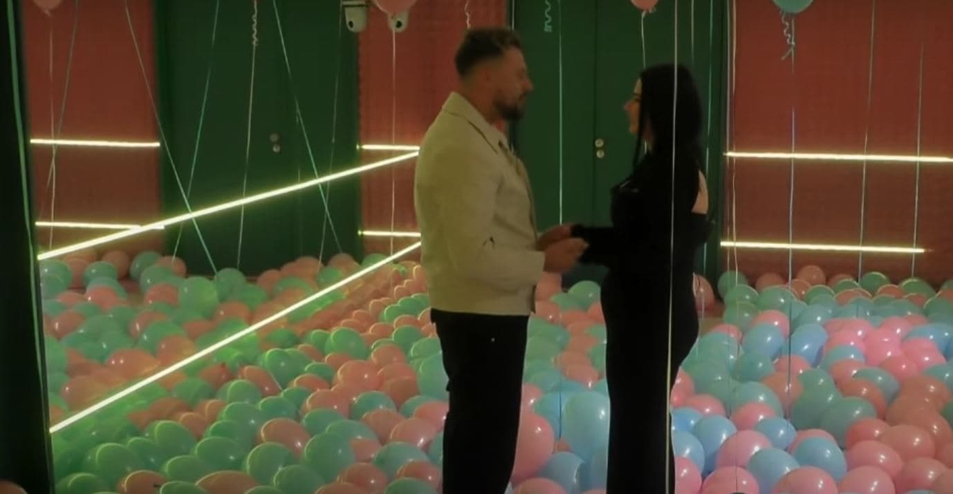Mevlani po bëhet për herë të parë baba, e suprizon e dashura (VIDEO)