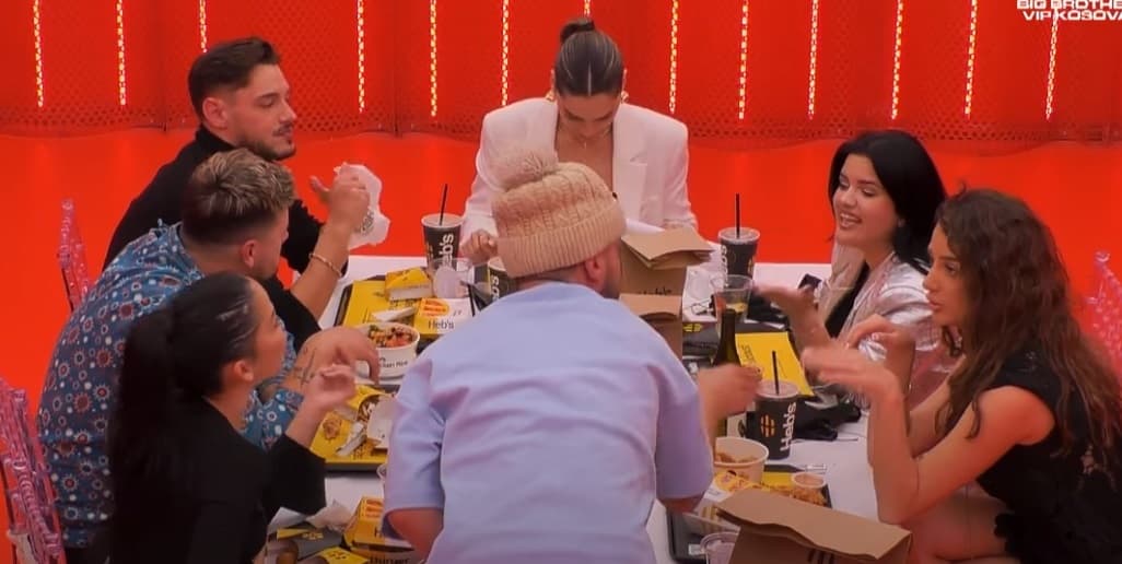 ''Pse kanë ti për Vullnetin?'', ''Ti e meriton me të qit nesër!'', Përplasje e tensione mes Xhenetës e Gresës (VIDEO)