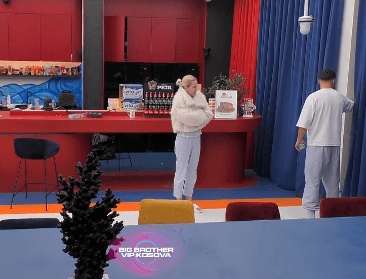 Shenja xhelozie nga Sara, i ankohet Drilonit për mosinteresim ndaj saj! (VIDEO)