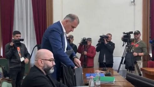 Shqipëri: 9 orë debate, shtyhet për nesër mbledhja e Komisionit hetimor për Sterilizimin