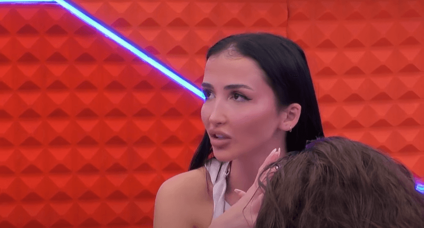 Xheneta për Gjestin: Kur ka kajt për mua, më ka bërë krenare! (VIDEO)
